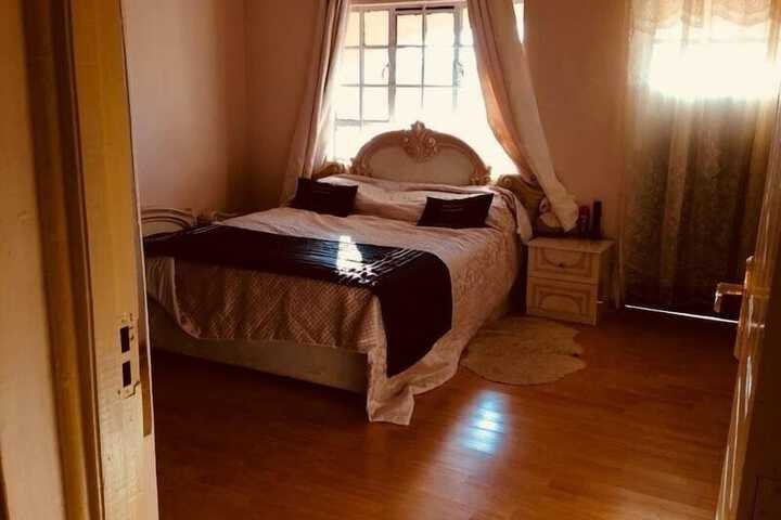 Room 5 of 12