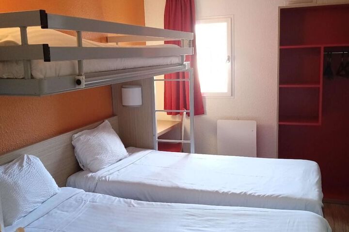 Room 8 of 46