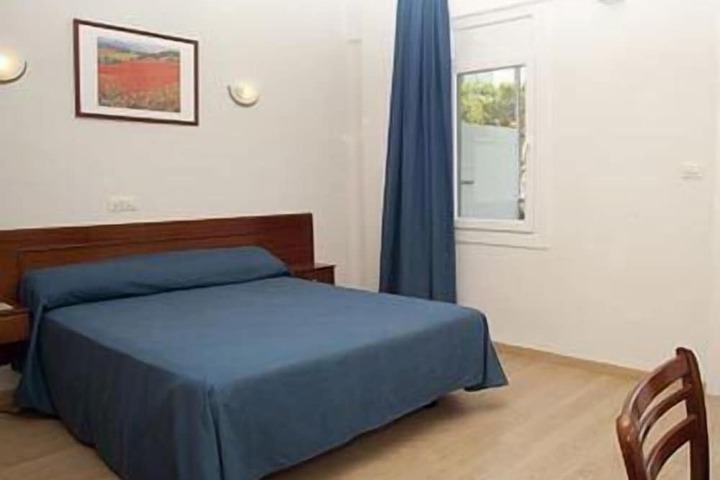 Room 13 of 38