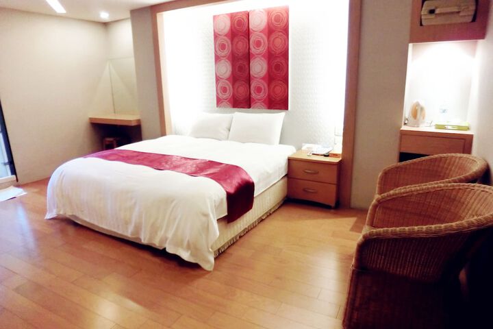 Room 48 of 67