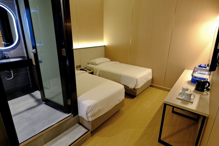 Room 29 of 53