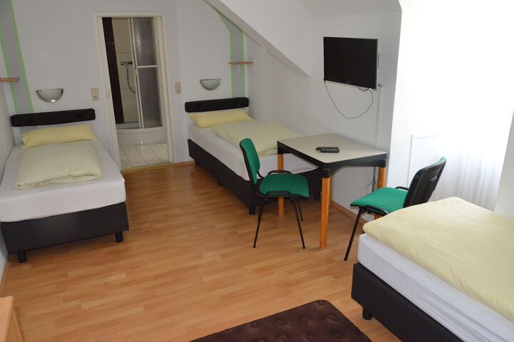Room 10 of 51