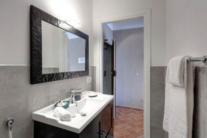 Room 2 of 75