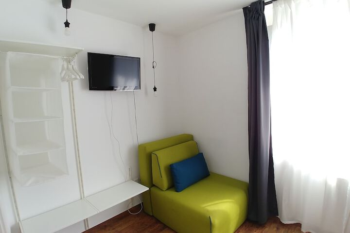 Room 6 of 14