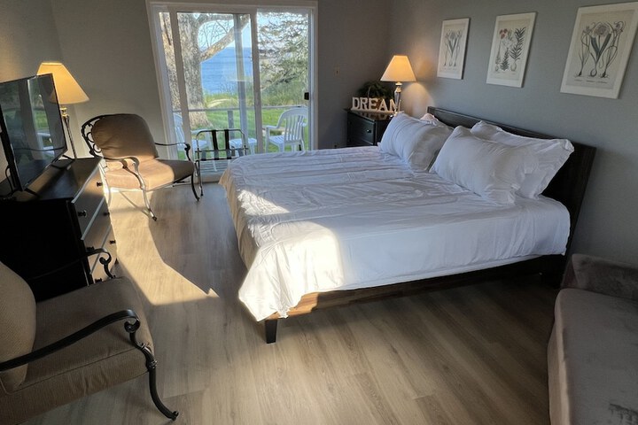 Room 22 of 205