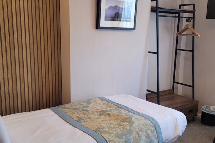 Room 19 of 40