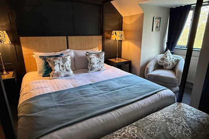 Room 14 of 32