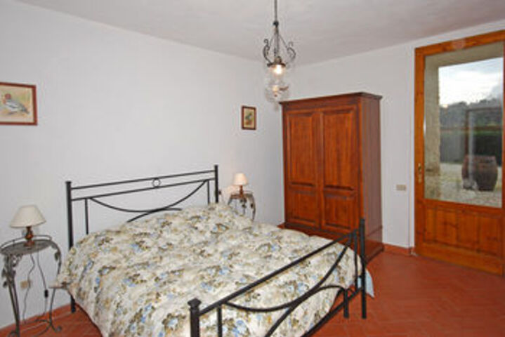 Room 5 of 18
