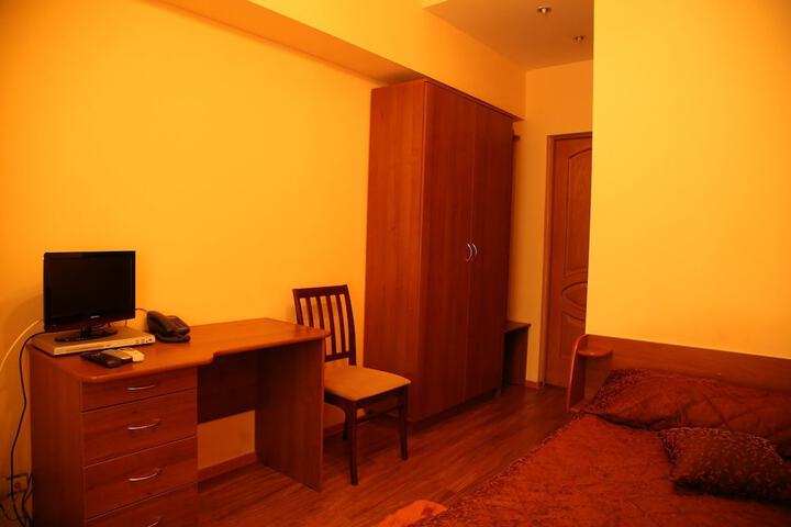 Room 28 of 115