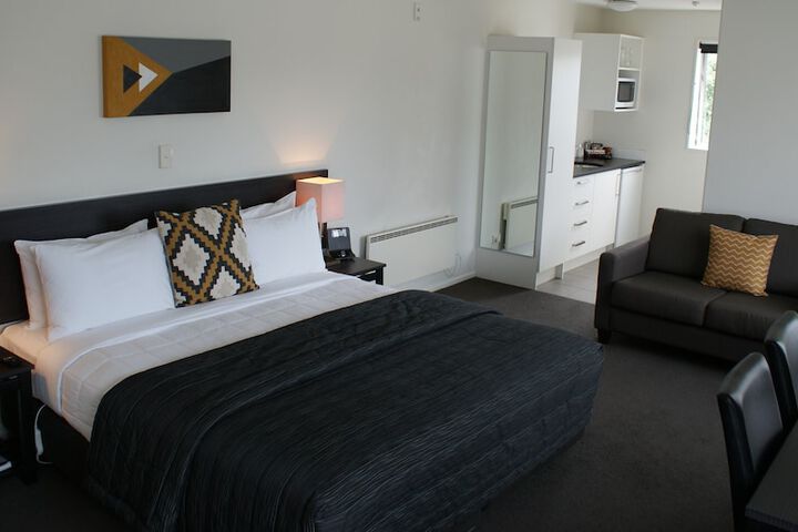 Room 10 of 76
