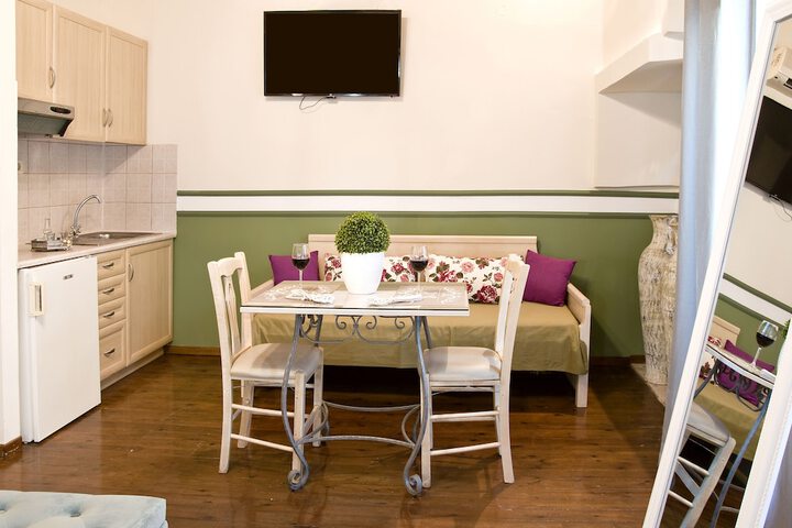 Room 3 of 36