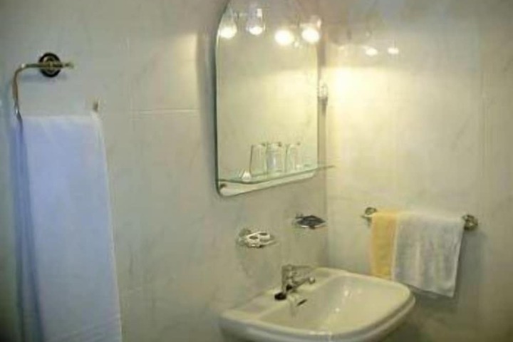Room 13 of 23