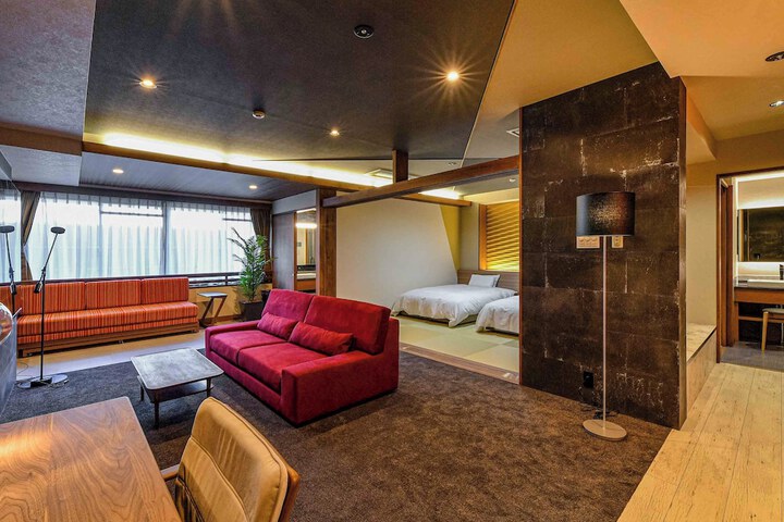 Room 16 of 124
