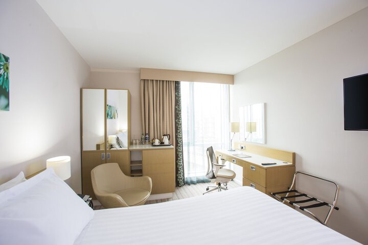 Room 27 of 85