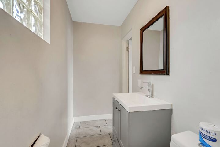Suite King Bed Kitchenette Ground Floor (13 of 15)