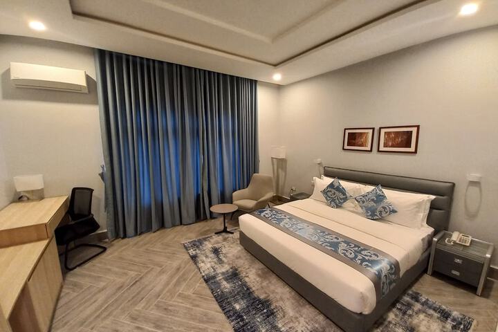 Room 6 of 39