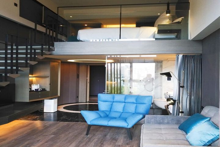 Room 2 of 21