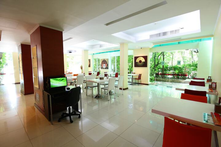Hotel Interior 4 of 64