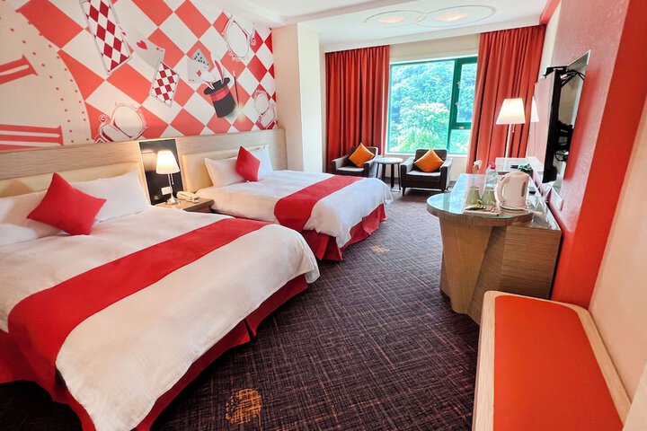 Room 13 of 73