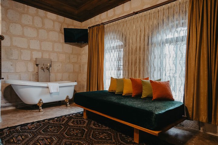 Room 10 of 61