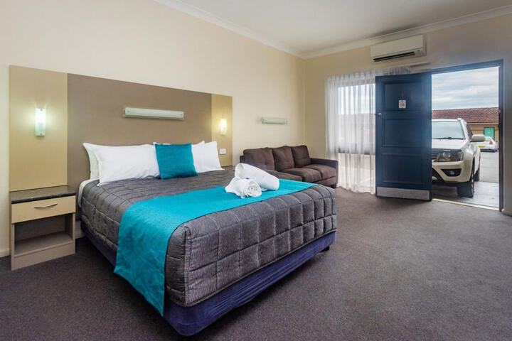 Room 4 of 35