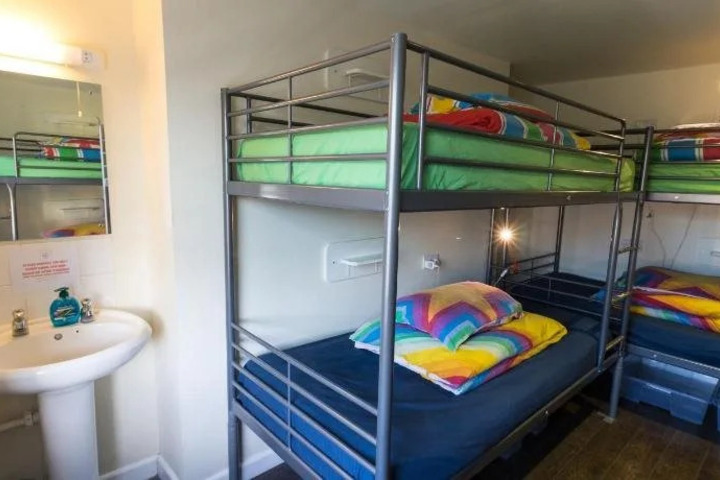 Room 4 of 15