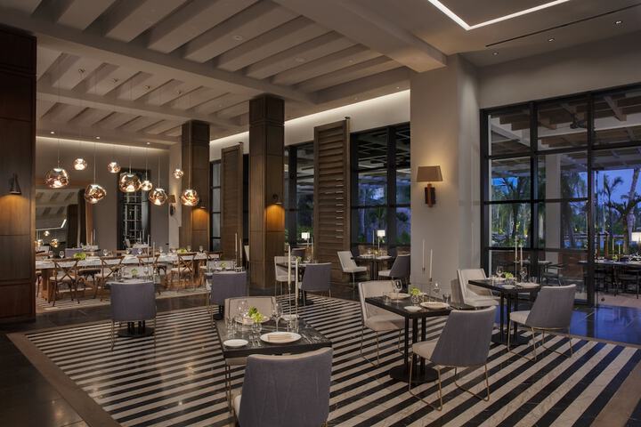 Dining 84 of 140