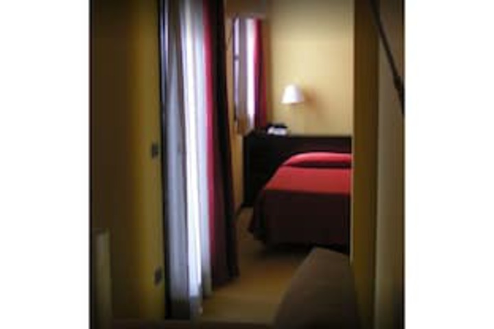 Room 8 of 39