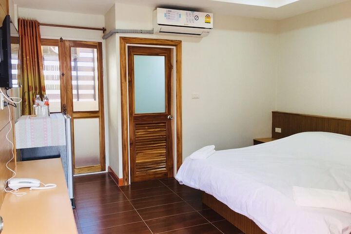 Room 5 of 34