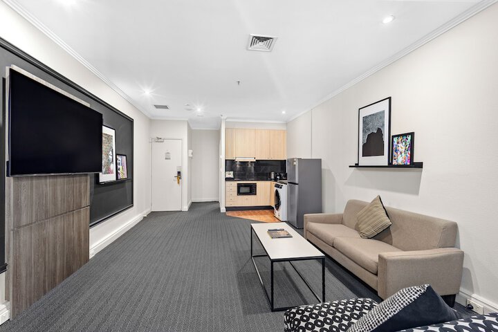 Room 2 of 37