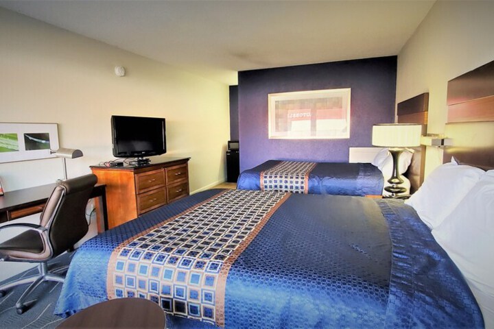 Economy Room 2 Double Beds (4 of 6)