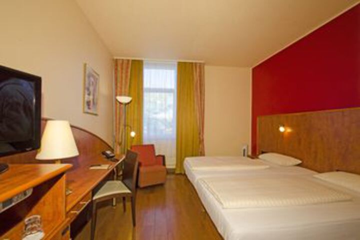 Room 46 of 84