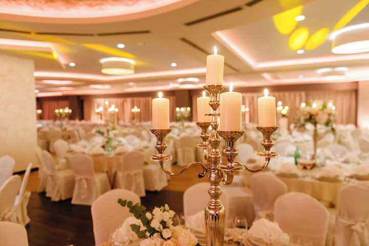 Ballroom/Hall 130 of 146