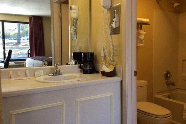 Bathroom sink