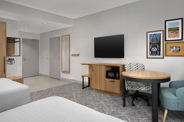 Room 13 of 35