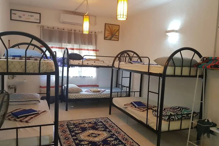 BObis Cafe & Lodge Cenang Beach