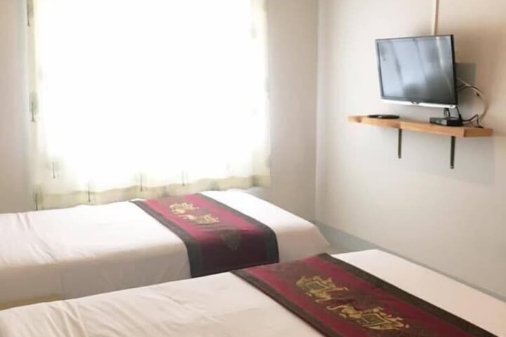Room 27 of 51