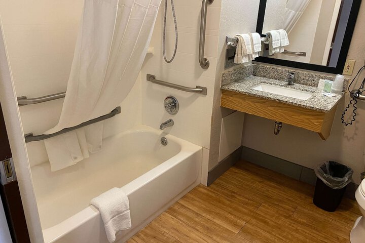 Room 15 of 24