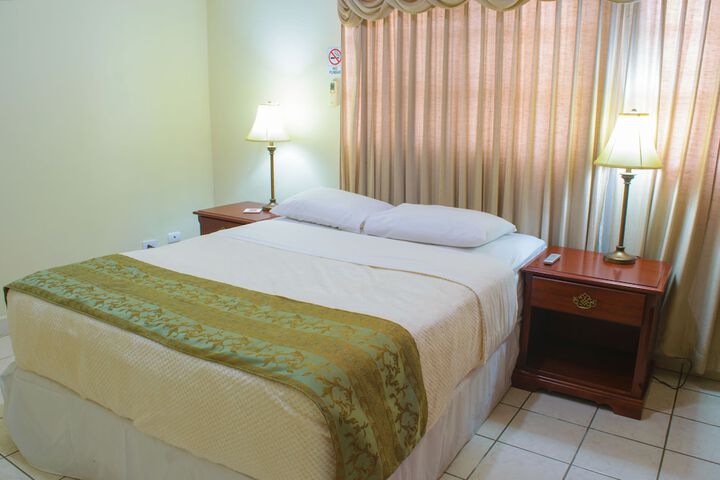Room 16 of 39