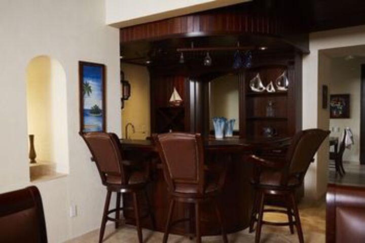 Lounge 18 of 25
