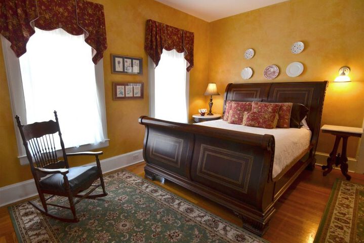 Room 28 of 155