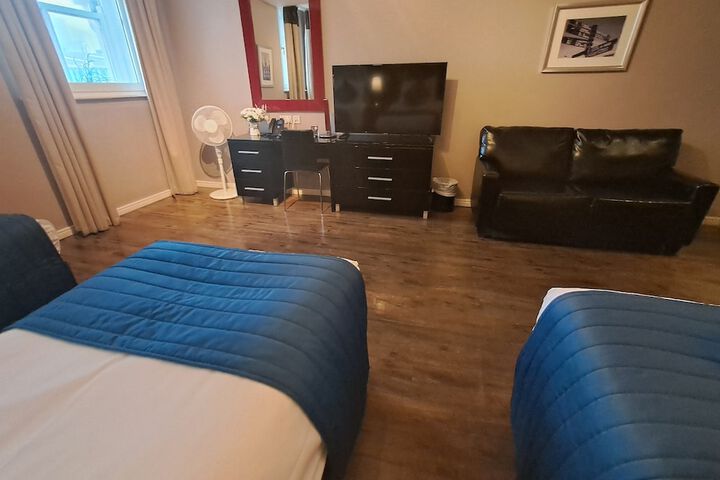 Room 48 of 182