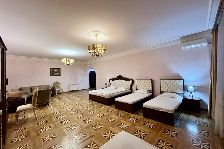 Room 46 of 113