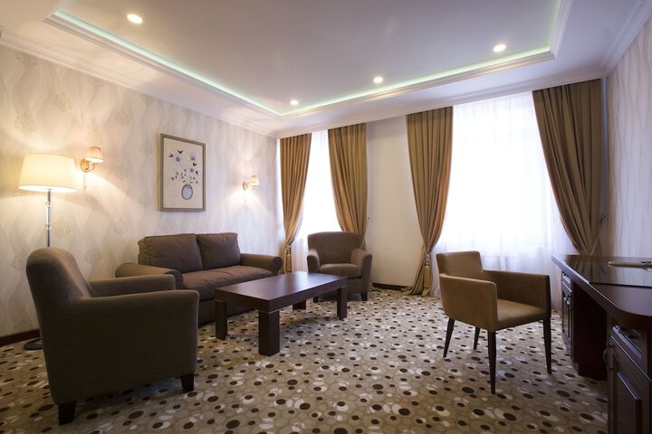 Room 10 of 86