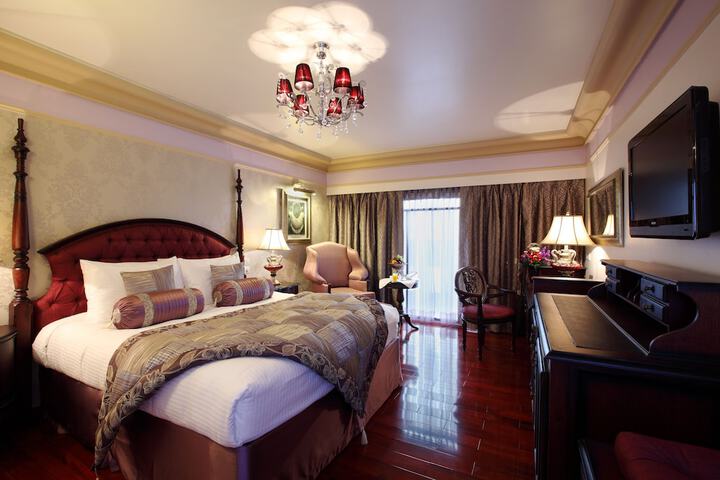 Room 11 of 42