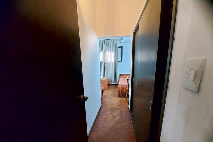 Room 9 of 40