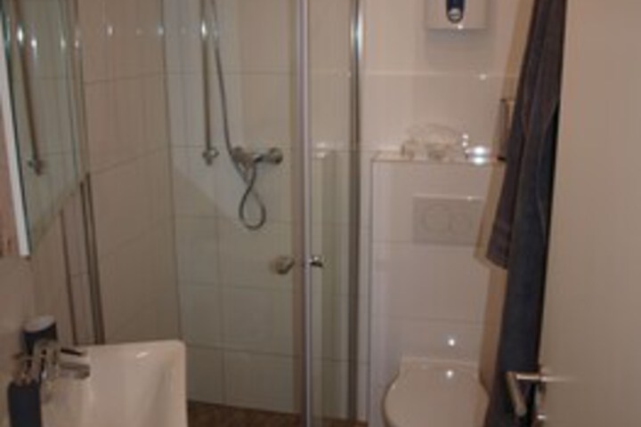 Room 2 of 10