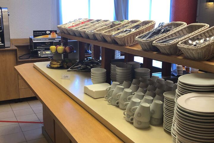 Breakfast/Coffee Service 50 of 62