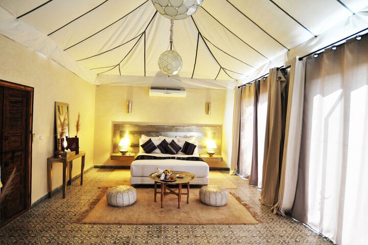 Room 4 of 27