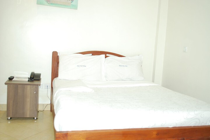 Room 9 of 46